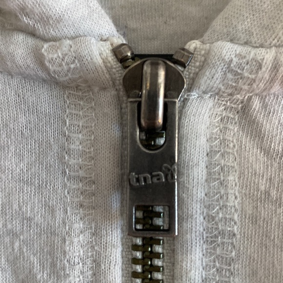 Aritzia TNA short sleeve zippered sweater with hood and pockets size L - Picture 4 of 9